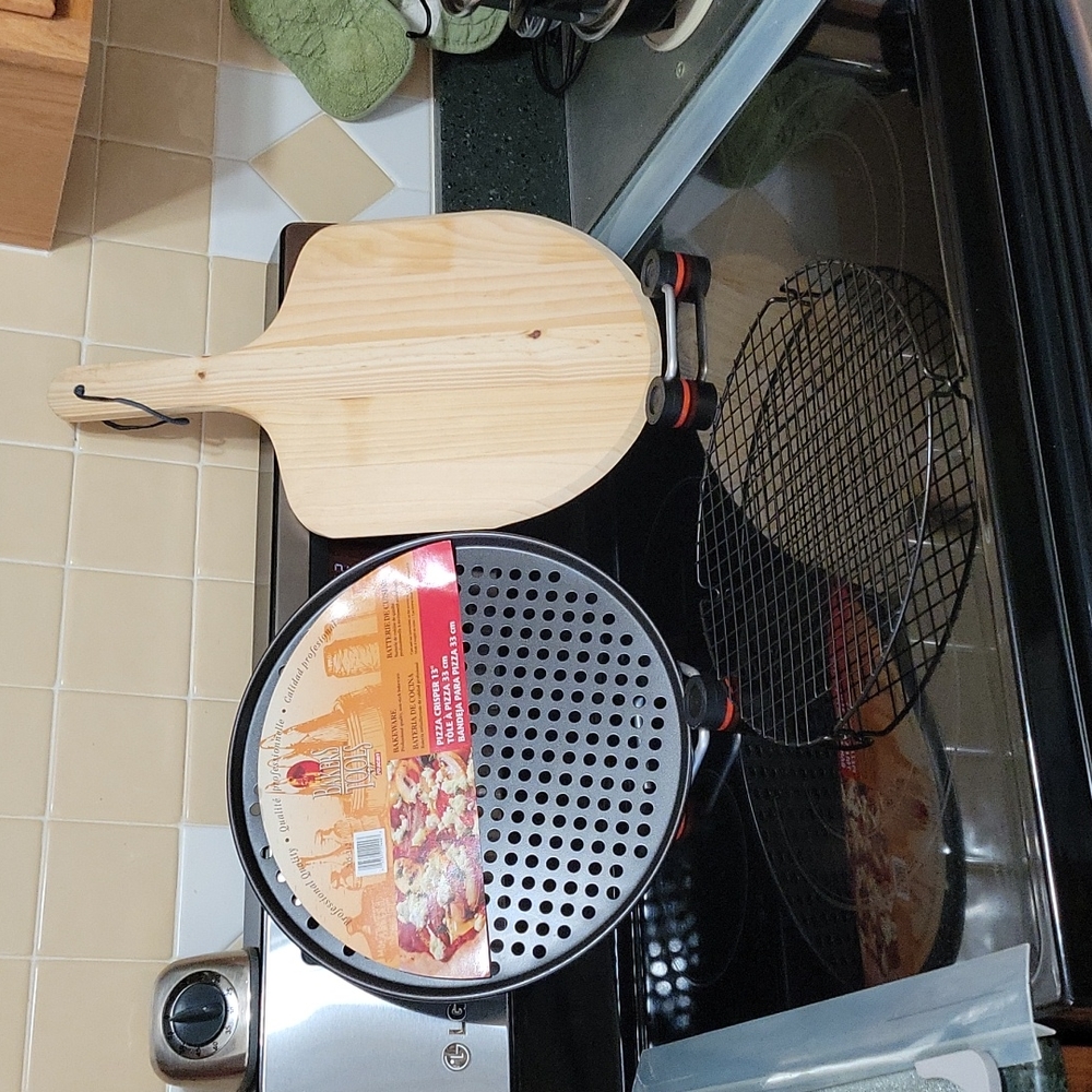 Three Pcs.Pizza Pan, Board & Rack. - Picture 2 of 11